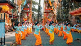 Capture the authentic charm of Bali’s lush scene